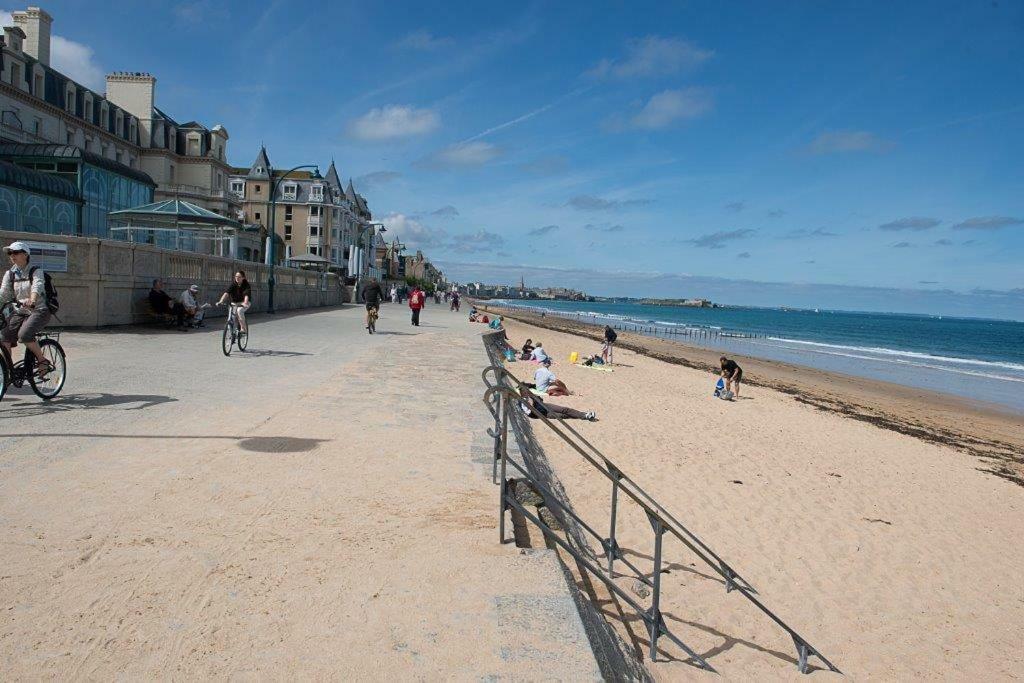 Appartement les pieds dans l'eau - Résidence sur la plage Saint-Malo Esterno foto